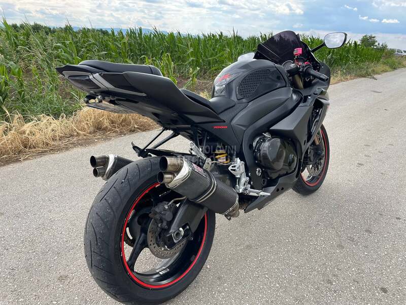 Suzuki gsxr 1000 k9 HITNO