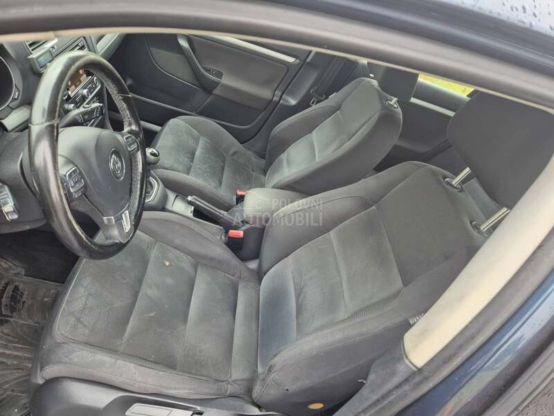 Sedista Golf 6 karavan