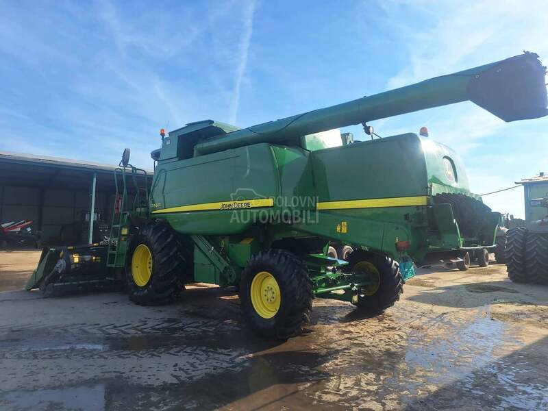 John Deere T660i