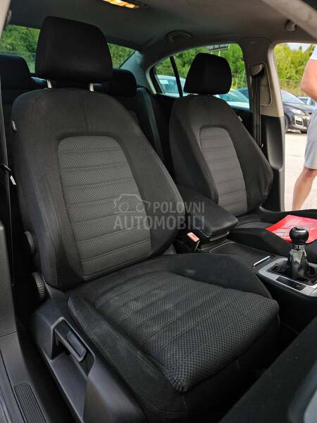 Volkswagen Passat B6 2.0 TDI...