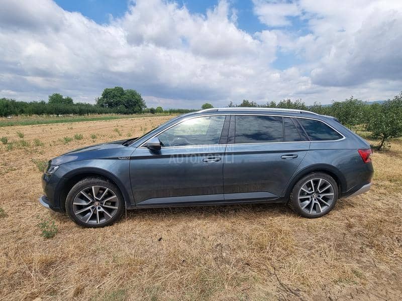 Škoda Superb SCOUT