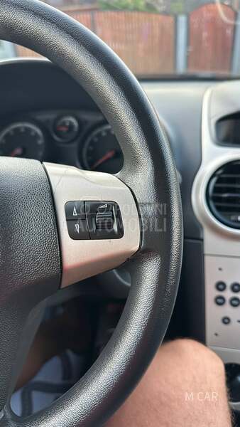 Opel Corsa D O D L I Č N A