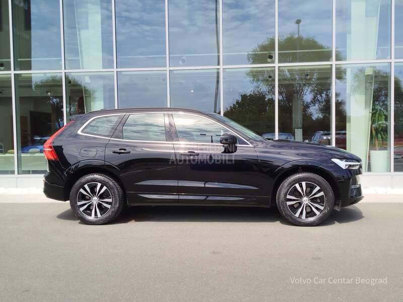 Volvo XC60 2.0 B5 MOMENTUM PRO
