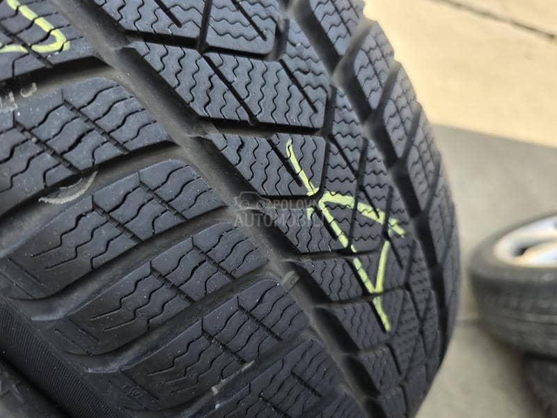 Pirelli 225/55 R17 Zimska
