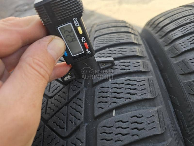Pirelli 225/55 R17 Zimska