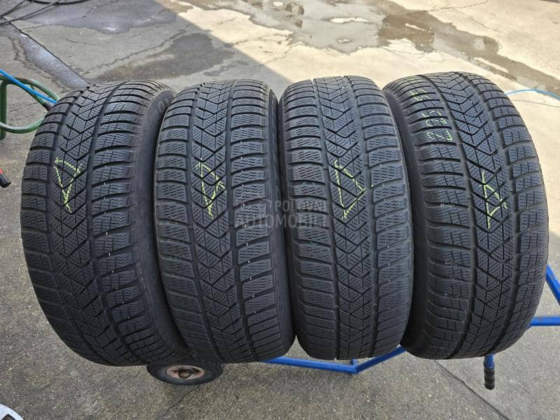 Pirelli 225/55 R17 Zimska
