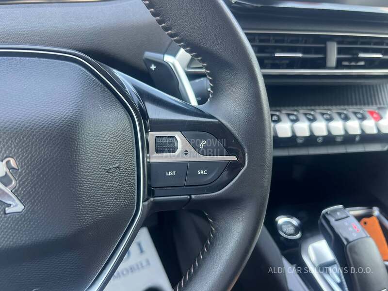 Peugeot 3008 1.2 EAT8 STYLE