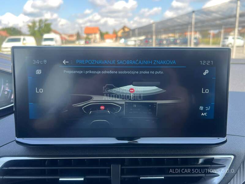 Peugeot 3008 1.2 EAT8 STYLE