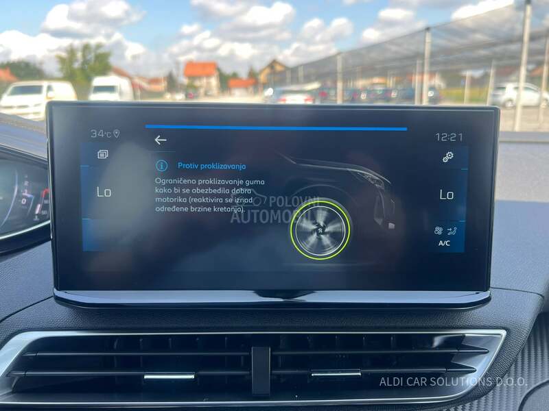 Peugeot 3008 1.2 EAT8 STYLE
