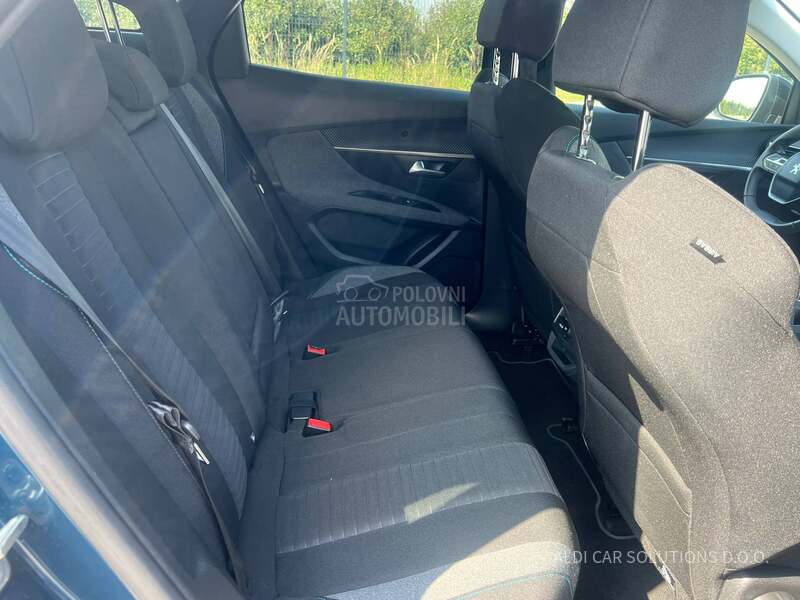 Peugeot 3008 1.2 EAT8 STYLE