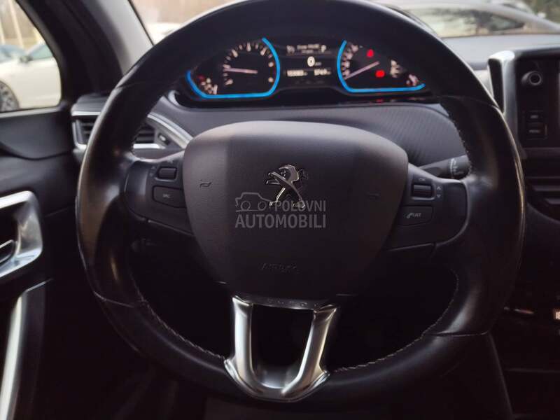 Peugeot 2008 Allure 1.5 HDI AT