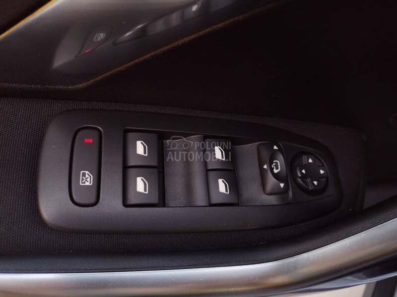 Peugeot 2008 Allure 1.5 HDI AT