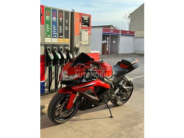 Suzuki gsxr 600