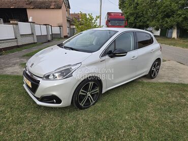 Peugeot 208 1.2b gt line