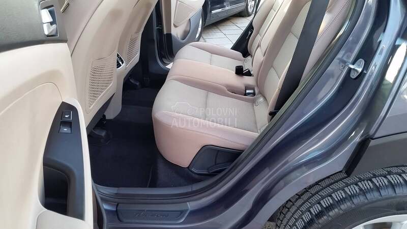 Hyundai Tucson 2.0 CRDI/4WD/AUT/T0P