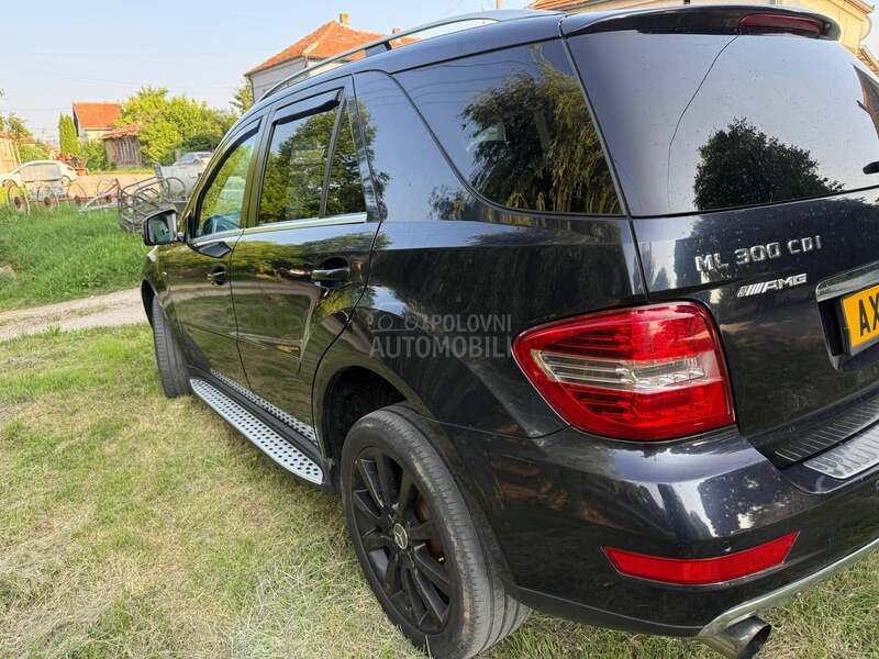 Mercedes Benz ML 300 4 MATIC