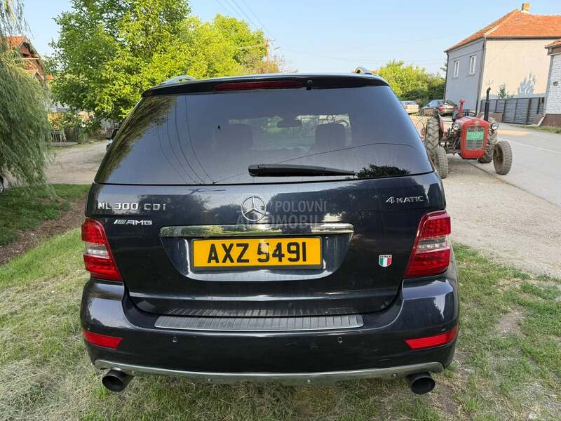 Mercedes Benz ML 300 4 MATIC