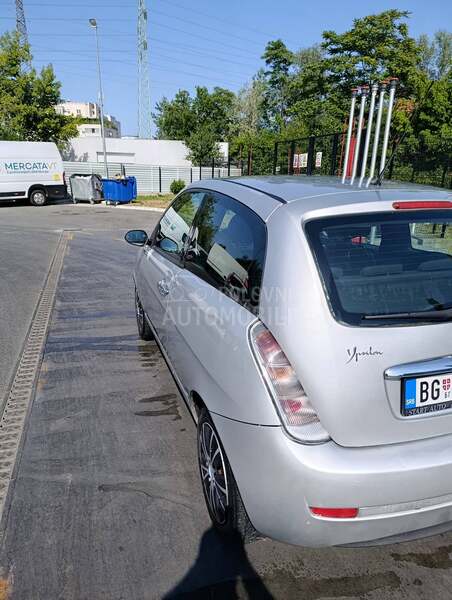 Lancia Ypsilon 