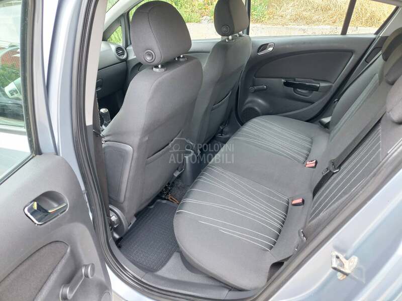 Opel Corsa D 1.2I 16V GERMANY