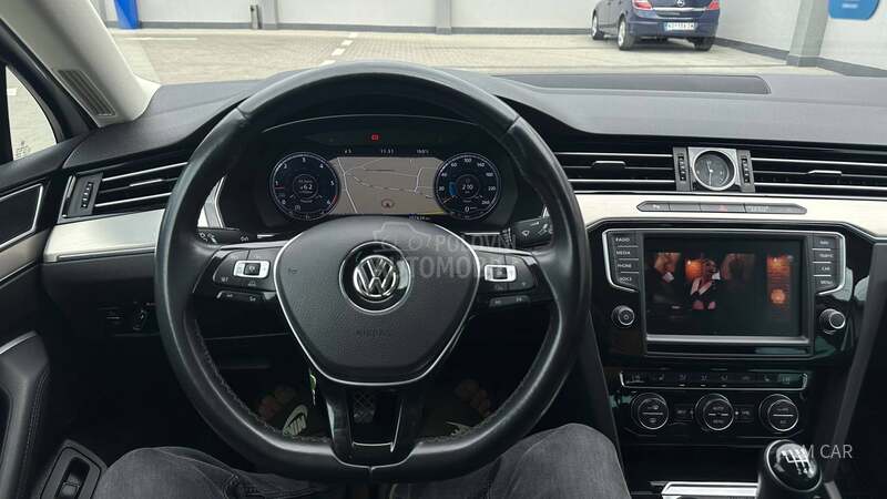 Volkswagen Passat B8 R LINE  n o v
