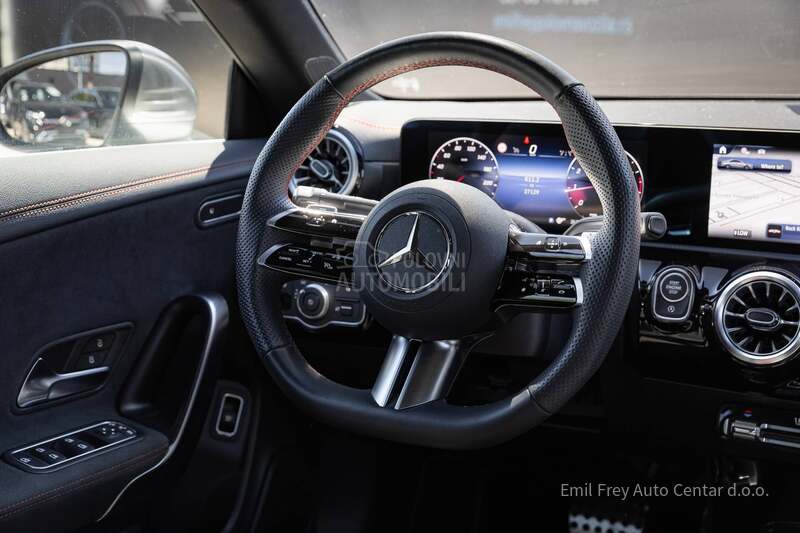 Mercedes Benz CLA 180 