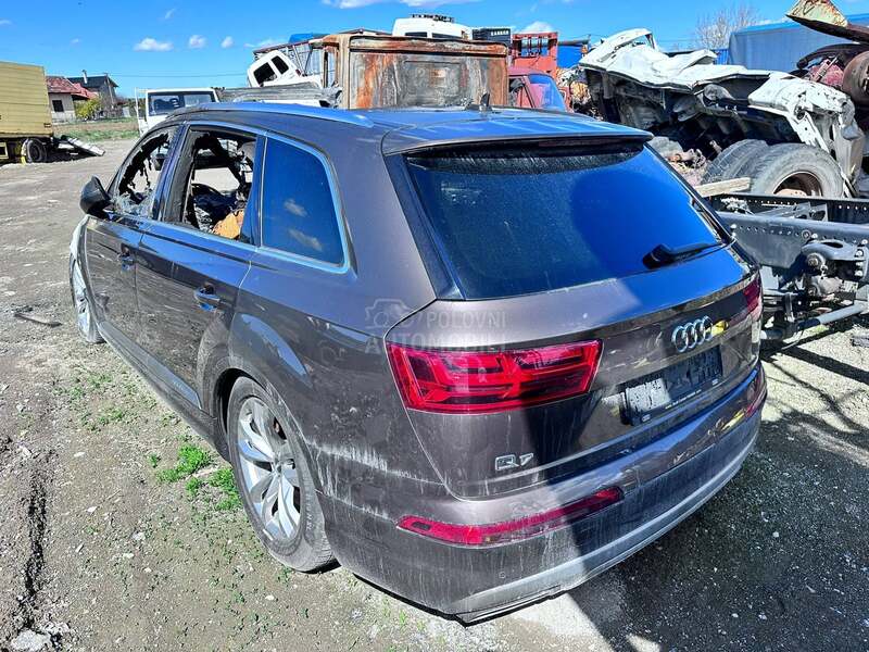 Audi Q7 