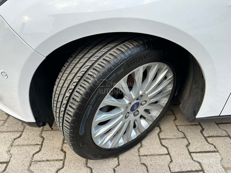 Ford Focus TITANIUM