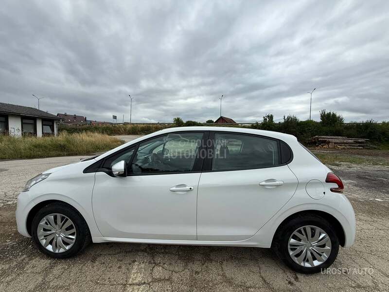 Peugeot 208 1.5 HDi 100 NAV