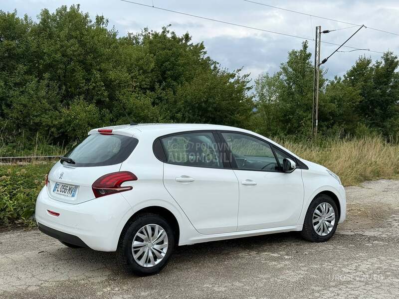 Peugeot 208 1.5 HDi 100 NAV