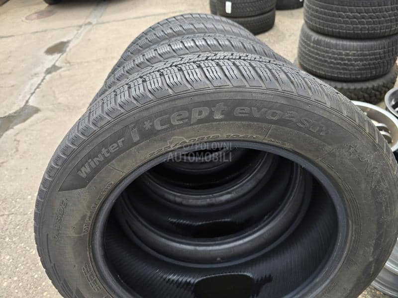 Hankook 225/60 R18 Zimska
