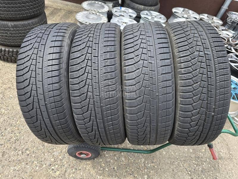 Hankook 225/60 R18 Zimska