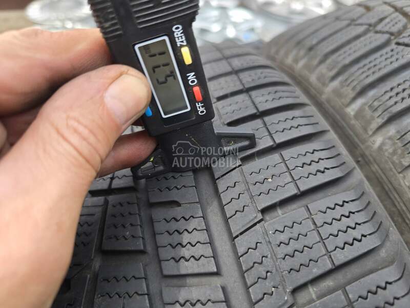 Hankook 225/60 R18 Zimska