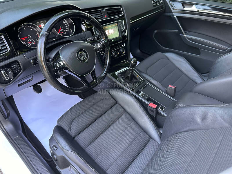 Volkswagen Golf 7 1.6TDI Rline/Pano