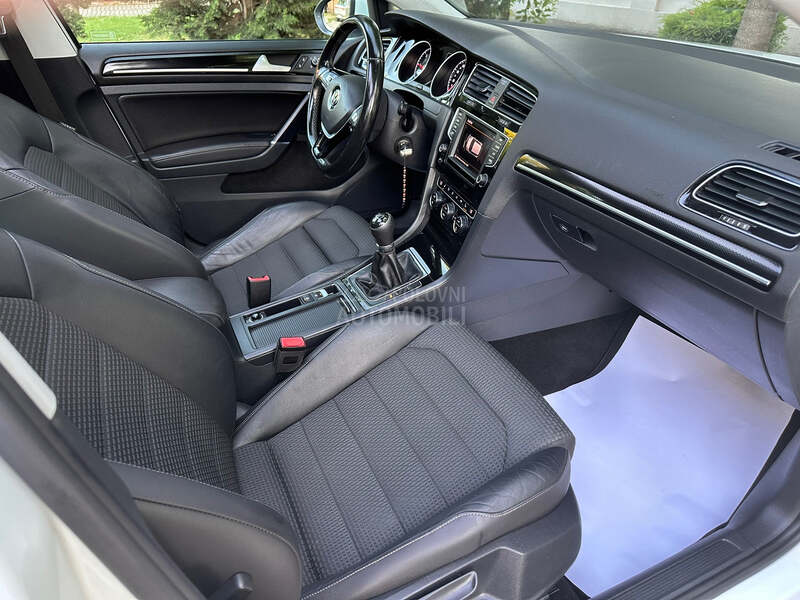 Volkswagen Golf 7 1.6TDI Rline/Pano