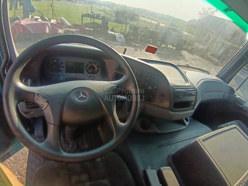 Kipeska kabina mercedes mp2