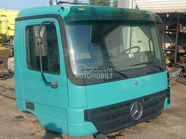 Kipeska kabina mercedes mp2