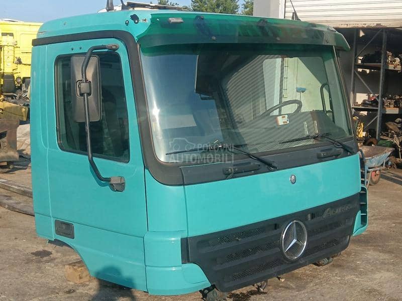 Kipeska kabina mercedes mp2