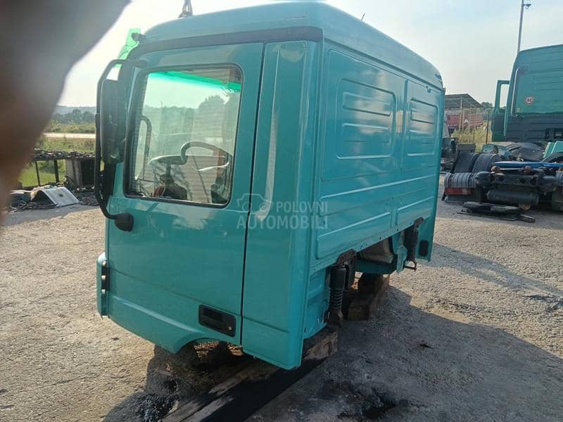 Kipeska kabina mercedes mp2