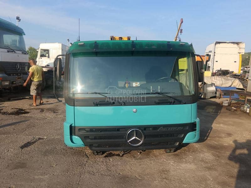 Kipeska kabina mercedes mp2