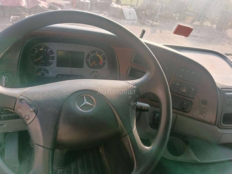 Kipeska kabina mercedes mp2