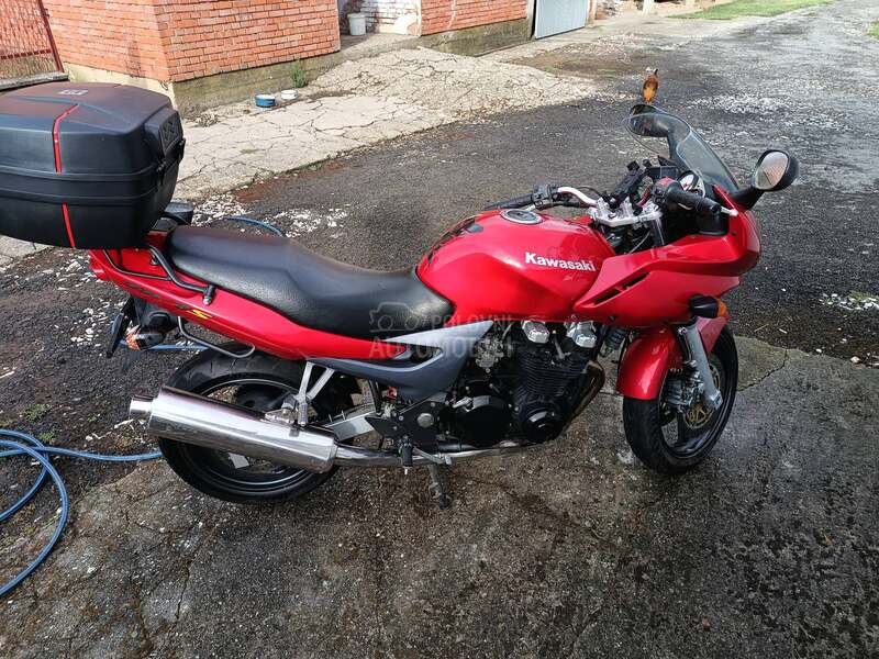 Kawasaki zr7s