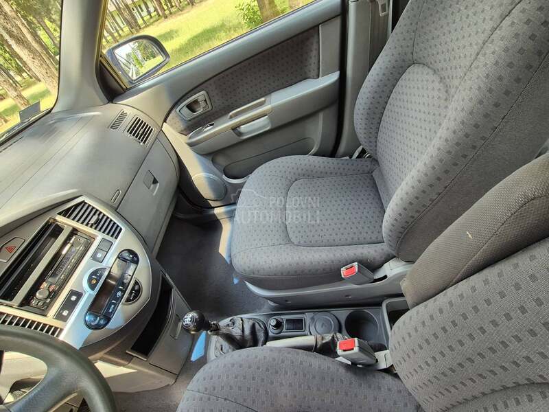 Kia Carens 