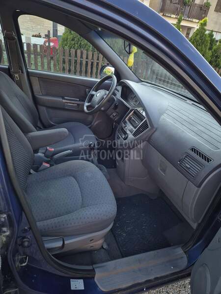 Kia Carens 