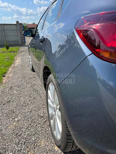 Opel Astra J 