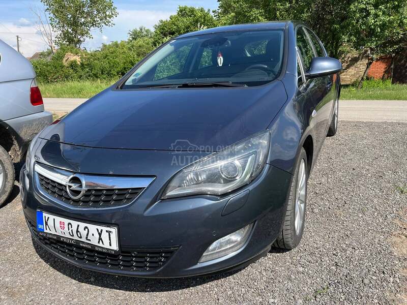 Opel Astra J 