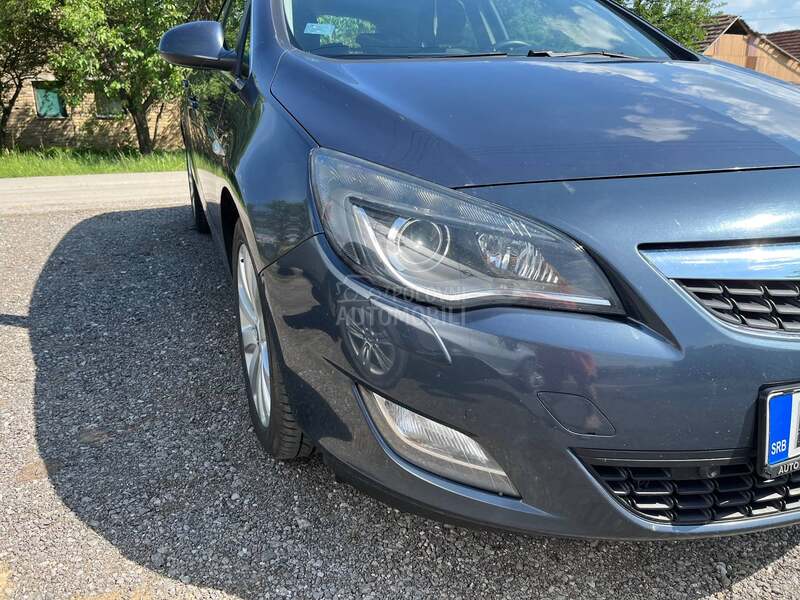 Opel Astra J 
