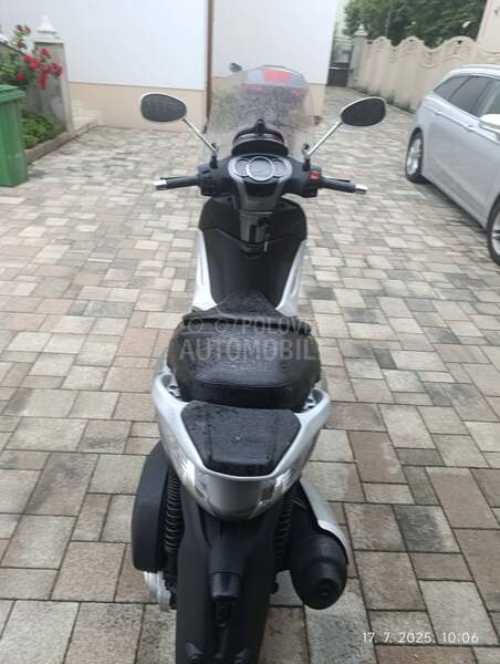 Piaggio Beverly 300