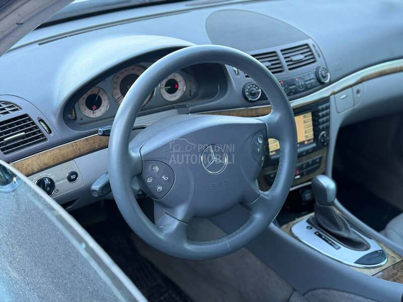 Mercedes Benz E 320 