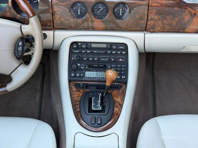 Jaguar XKR 4.0 V8 SUPERCHARGED
