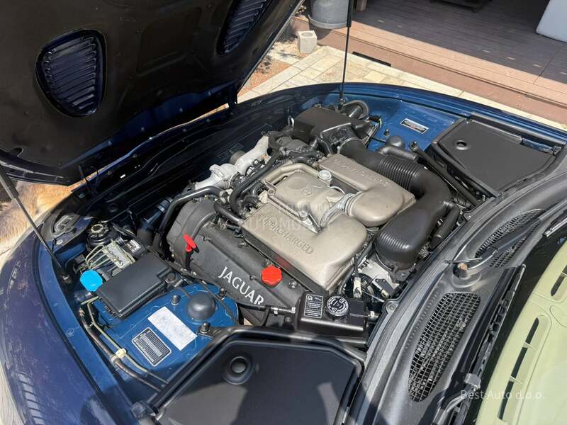 Jaguar XKR 4.0 V8 SUPERCHARGED